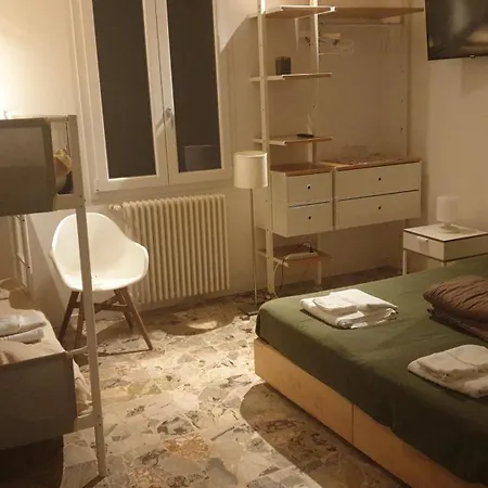 בית הארחה Casadelfalegname Frassino 3 Stanze 7 Posti Letto 1 Singola 1 Doppia 1 Tripla 3*